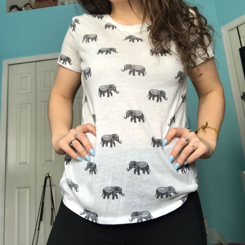 Short sleeve elephant print top